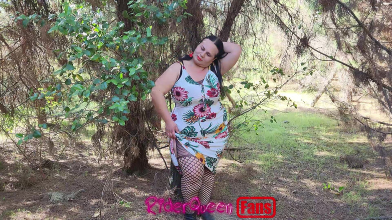 Riderqueen BBW Step Mom Latina Ebony: Riderqueen na zewnątrz: Filmy dla fanów na świeżym powietrzu