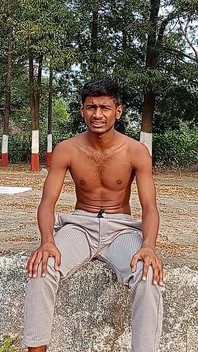 Batha Batha Kesa Hilaya Jata Hai