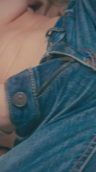 Stökigt squirtar på Hollister Jeans. Våt gren