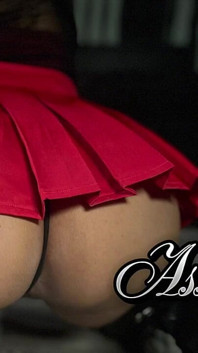 Adoration des fesses / Jeune femme avec un énorme cul profite de son gros gode jusqu’à l’orgasme / Astarioth