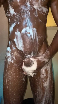 Kamu suka dudukin kontol besar pria kulit hitam ini kah?