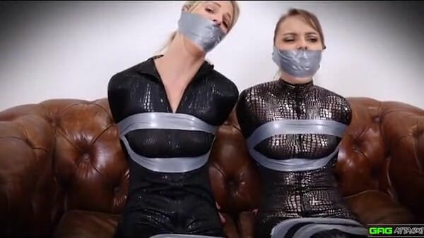 Gag Attack: Chloe et Rebecca - des cambrioleurs-chats dans des bondage sur bande