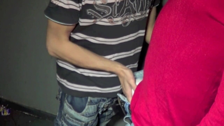 Crunch Boy: O gêmeo Jimy fodido por garoto bissex em sling em...