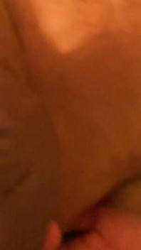 Brincando com o velho marido pau e bunda