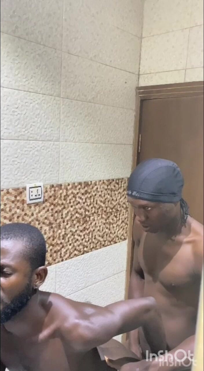 Chief_daddyy: Deaa scopata in un bagno