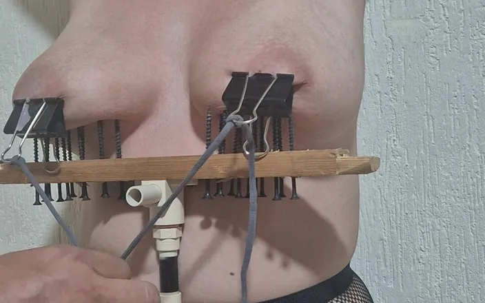 Submissive Susanna: Sharp Screws Under My Breasts