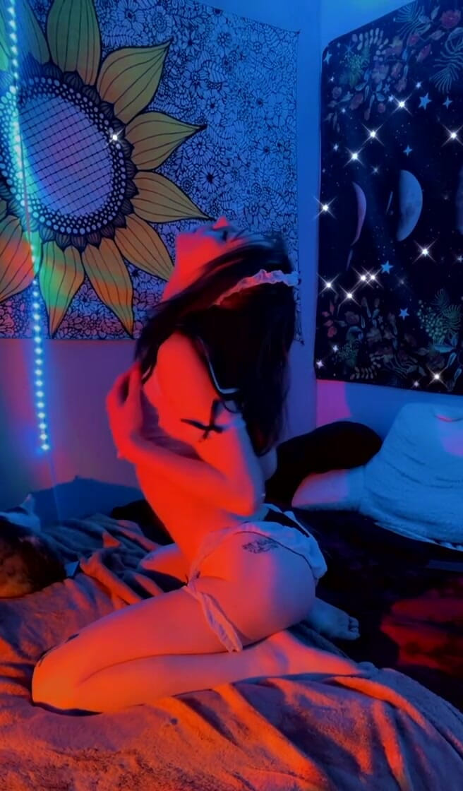 Kinkee Karma: Jsem děvka, ale jsem tvá dobrá děvka. Rozmazl mě