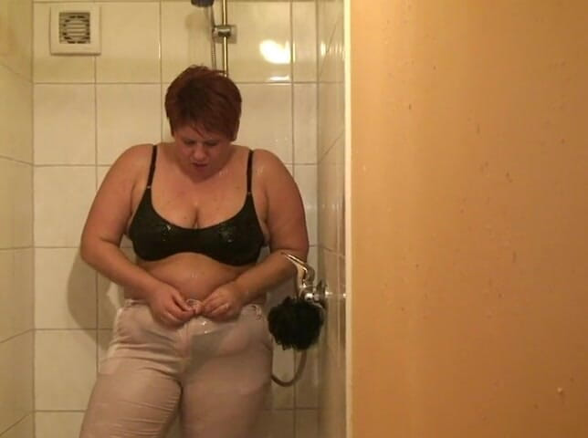 Anna Devot: Annadevot - I shower in clothes and thena hot strip