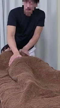 Cremita sin censura - encantadora belleza con una cara pequeña y una cintura perfecta solicita aceite extra - 1
