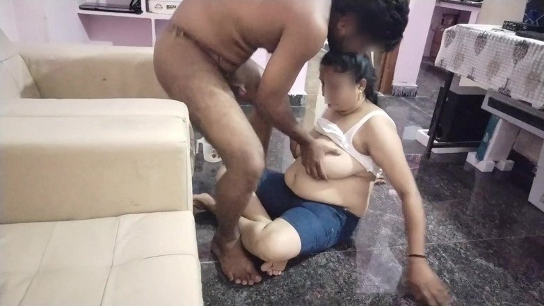 Harikababy: 若い彼氏としゃぶってファックするホットな女性