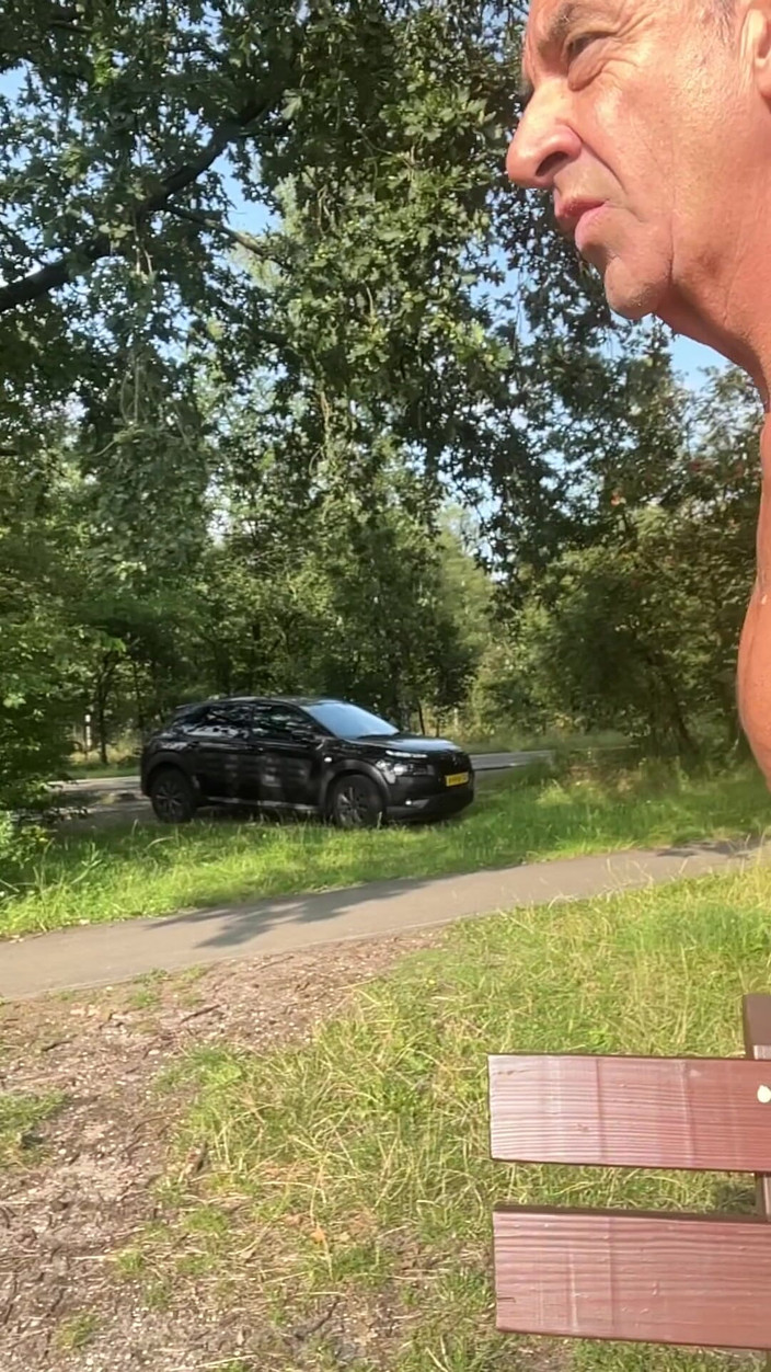 Benb Studio: Nackt in der Öffentlichkeit