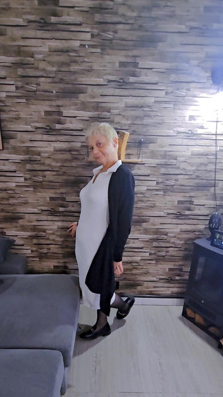 Sofy13: Hello – Awak Suka Saya Mahu Lihat Apa Yang Di BawahNya