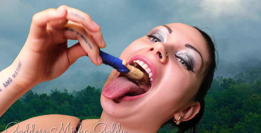 Goddess Misha Goldy: Raksasa yang kuat dan seksi lapar, dan hari ini manusia...