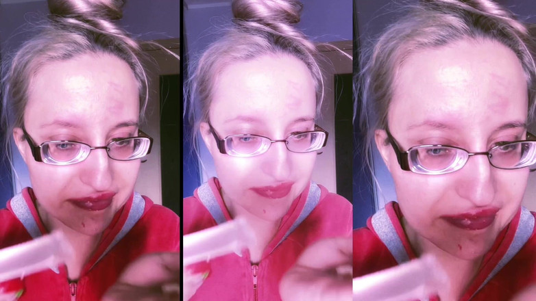 FinDom Goaldigger: Asmr červená rtěnka a mini koláče