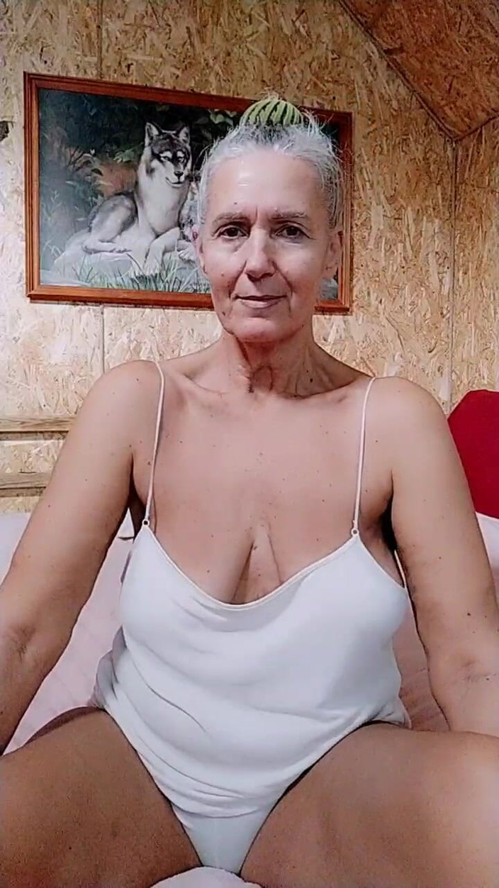 Lukerya: Horká hospodyně Lukerya na velké posteli: fantazie a realita komunikace