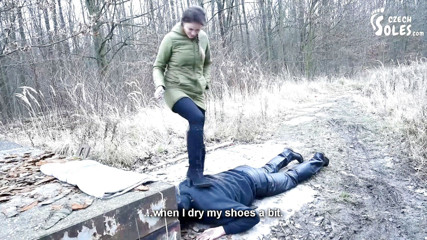 Czech Soles - foot fetish content: Вигул раком на морозі - поклоніння чоботям