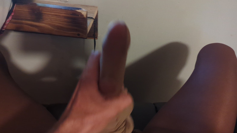 Pantyhose Jasmine: Mengusap zakar keras saya dengan zakar palsu saya yang diliputi...