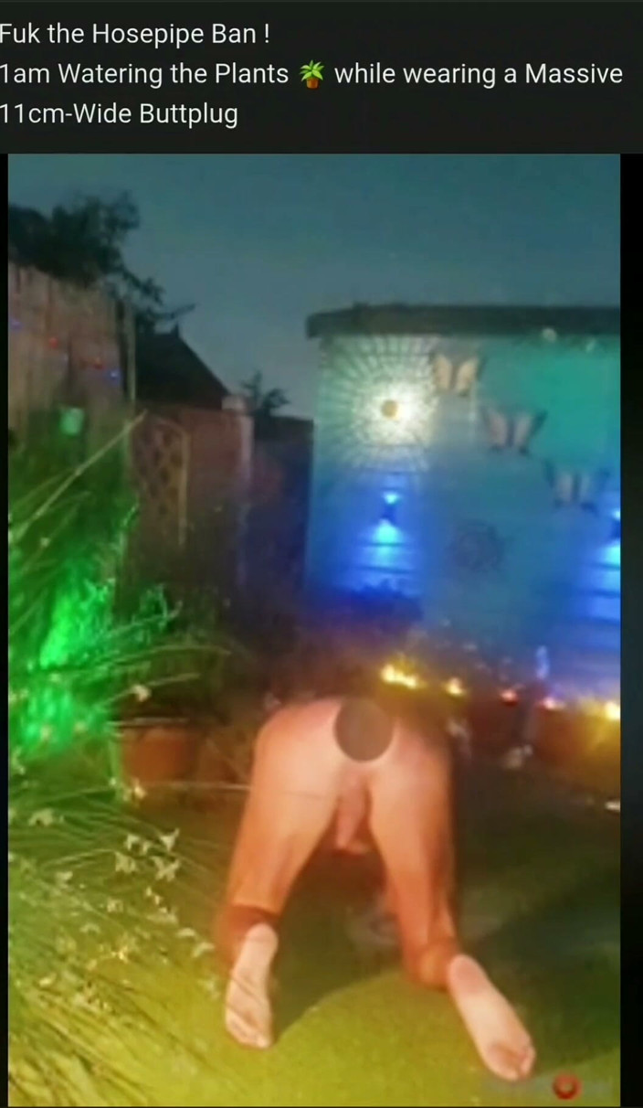 MaleModel: 1am Naked in the Garden &amp; a Buttplug