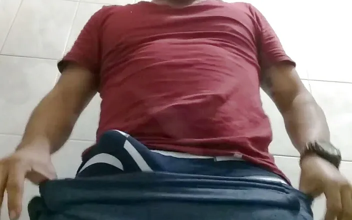 Xanvaskas: Exhibitionism in the bathroom