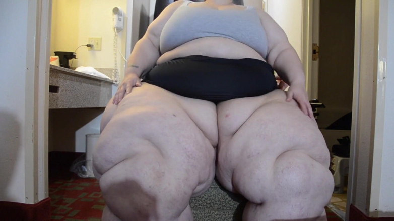 Full Weight Productions: Bobbi Jo y Savannah rompen su cara