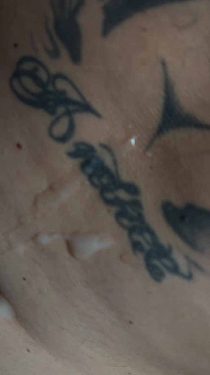 Tattoodick87: Moja macocha przyłapuje mnie na szarpaniu się