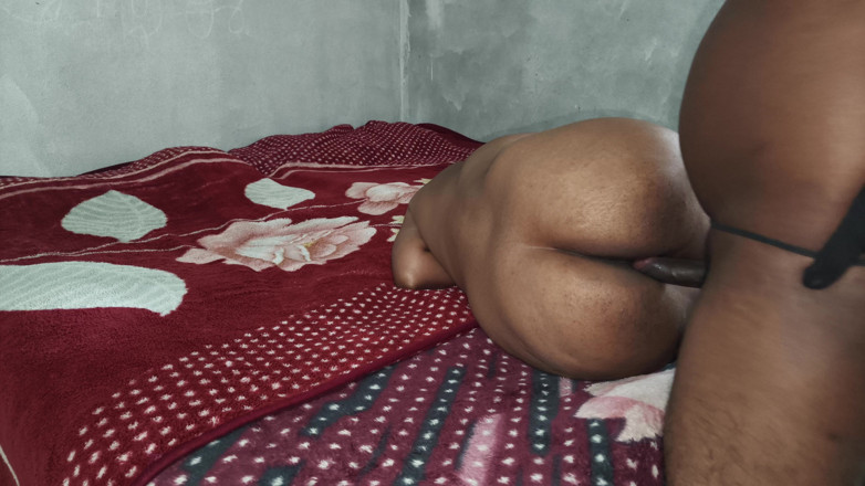 Indian innocent wife: Proprietario indiano telugu scopata di cucina servito nel camerino video...