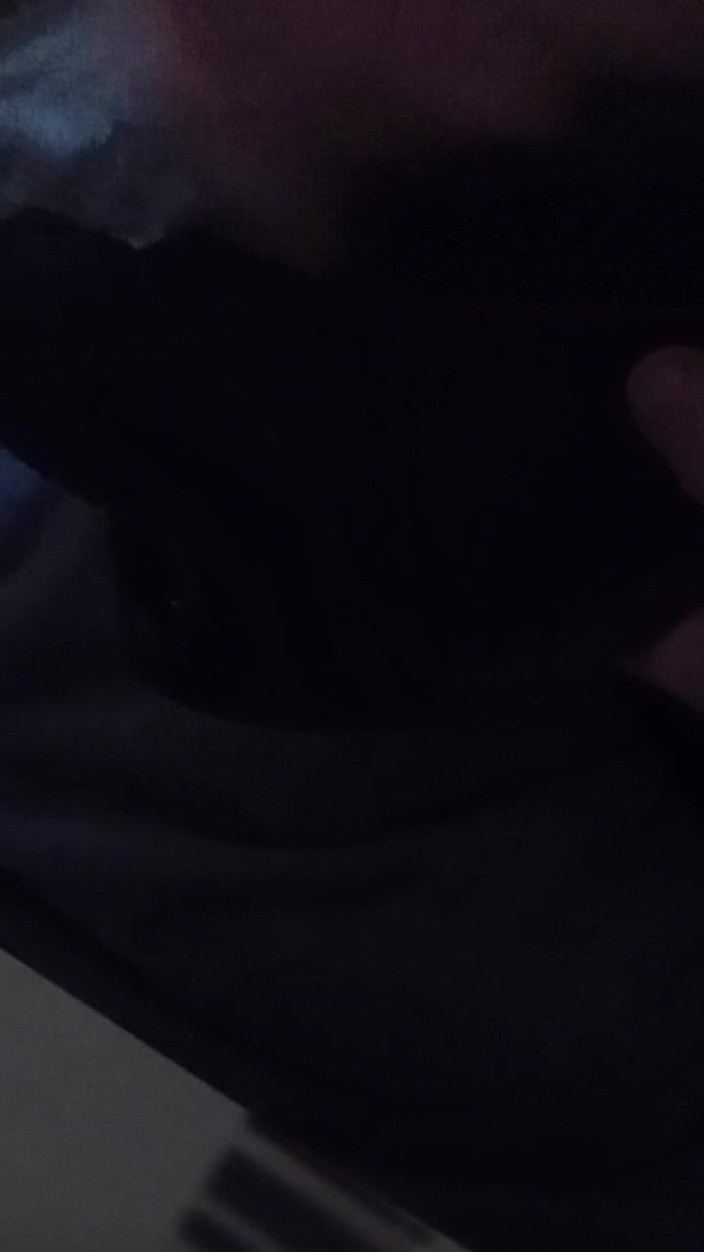 Cuminpanties22: मेरे दोस्तों के काले पुश अप ब्रा में मोटा वीर्य शॉट