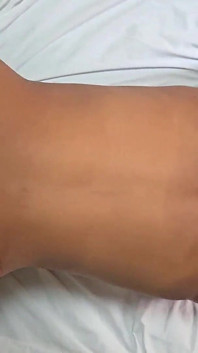 Na ulici jsem chytil nadrženého cizince; Chtěla šukat s maskou. Přísaháš mi, že to nikdo neuvidí?