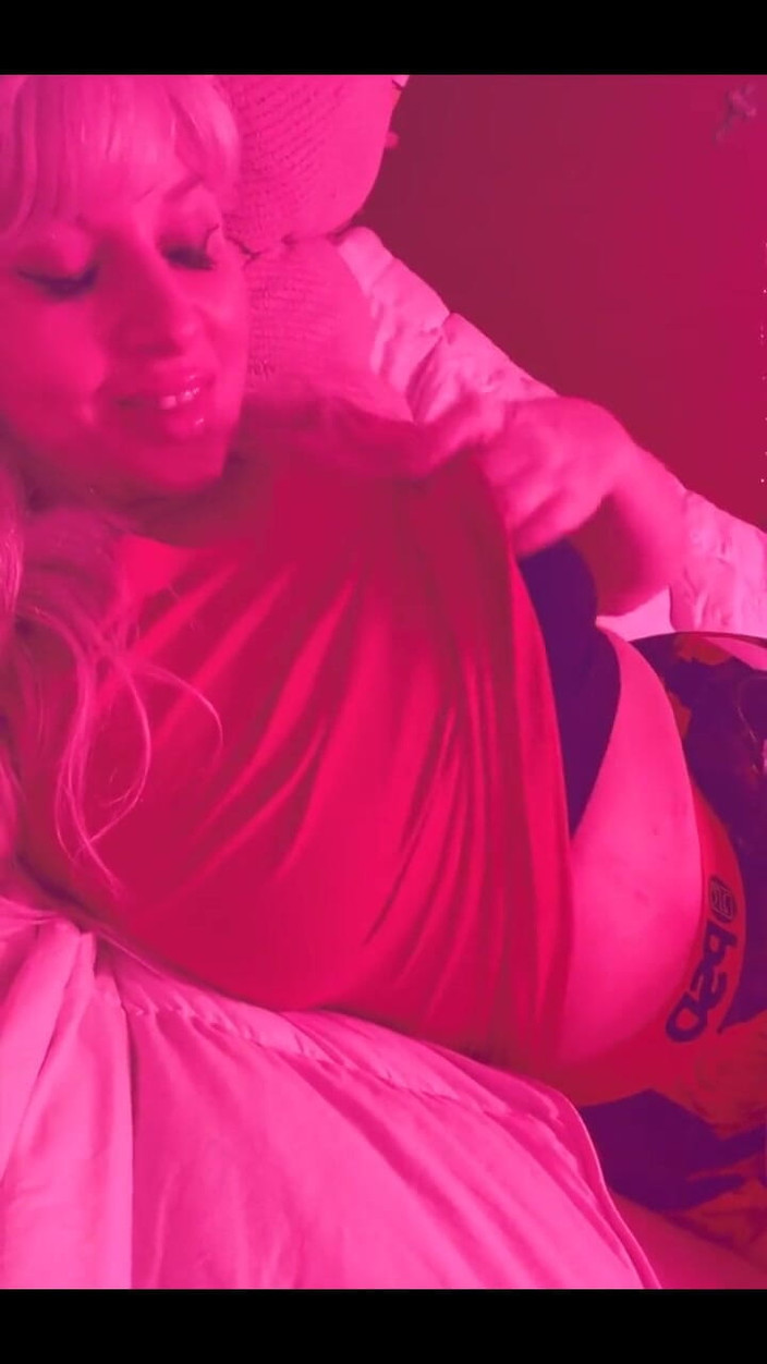 PaintedRose: चुंबन और Cuddles?