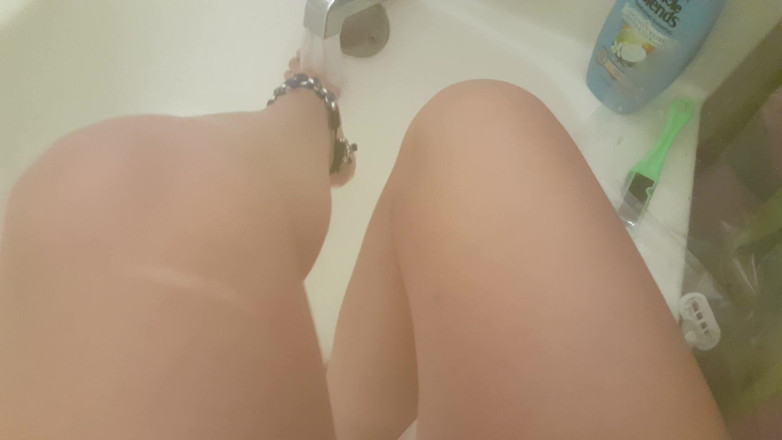 Alli Anderson: Washing My Dirty Feet