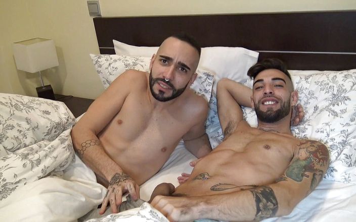 Gaybareback: Webcam nos bastidores de Rafa Marco fodida por garanhão tatuado