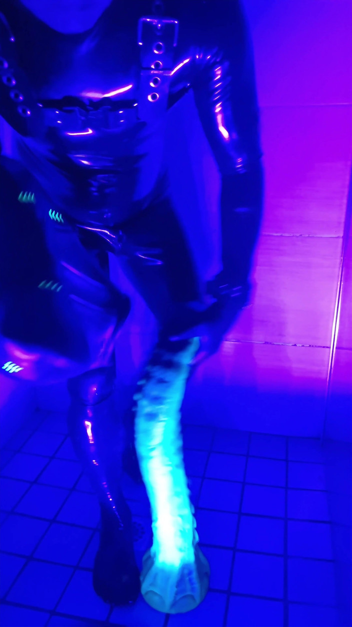 Athos: Full Rubber Shower Session
