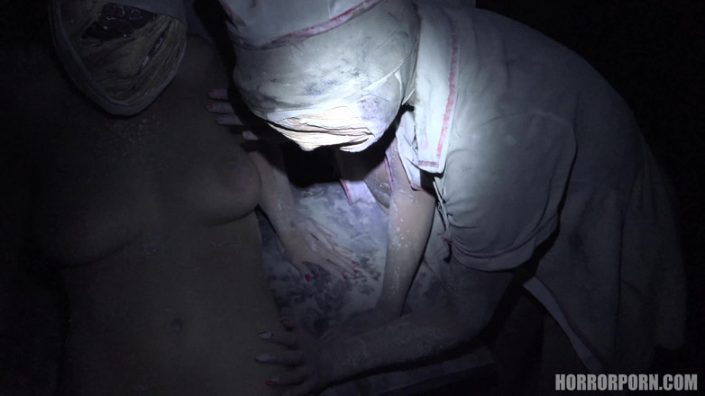 Horror porn: Horror porn 8 enfermeiras do inferno
