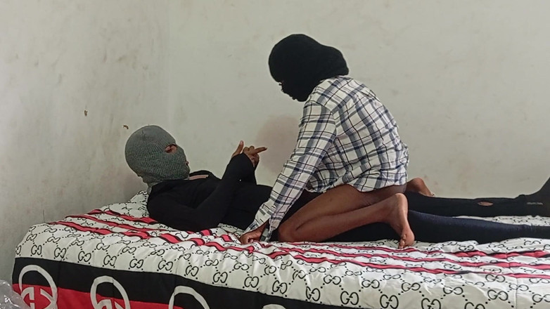 Petite Erotic Africa: Sıska zenci genç kız uzun yarağı seviyor