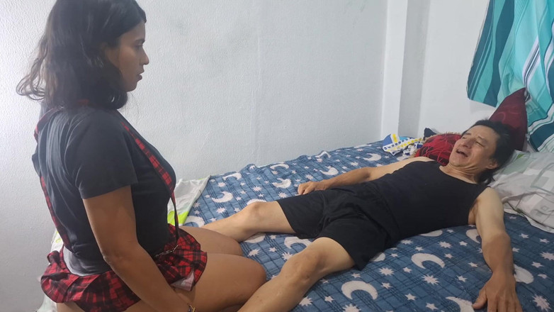 Lady: Awek tiri yang cantik bertetek besar dan bengkung berkongkek dengan...