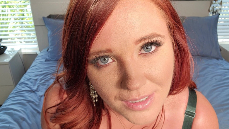 Annabelle Rogers: Solo Play with Dildo