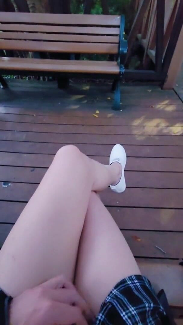 Taiwancdgirl: Shemaleoutdoor Kencing dan Melancap