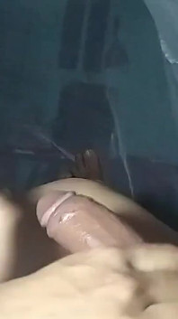 Mi esposa dejó caer el agua de mi tierra con sus manos, mi esposa sexy india caliente