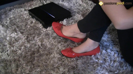 Foot Fetish HD: Petra играет в игры