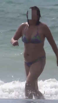 Video Completo De Una Madrastra Mostrando En Bikini Y Lencería. Te Gusta Conocerla? ¿la Follarías?