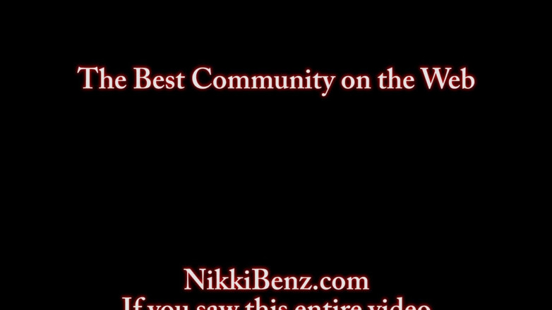 Nikki Benz: Ніккі Бенц бере на себе 2 великих жорстких пульсуючих члена!!