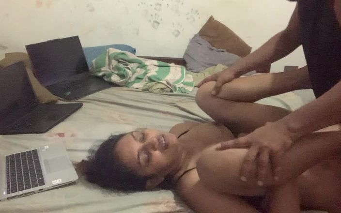 Tina Baby: Seks Pasangan Desi