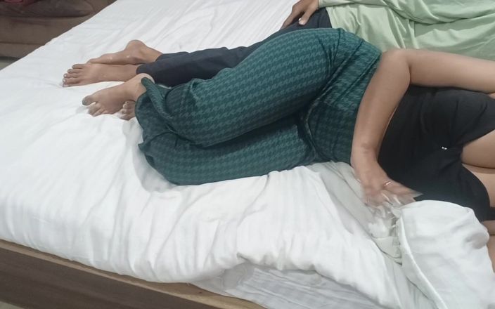 Priya ki Papa: Une bhabhi desi indienne se fait baiser par son beau-frère