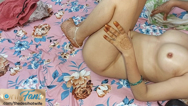 TheaDesiHotwife: Hermanastro Juega Con Mis Tetas Y Preñada
