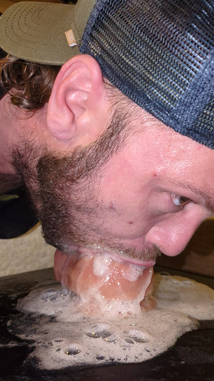 Deepthroat Madness: Playing with Huge Amount of Saliva Doing Bubbles and Deepthroat