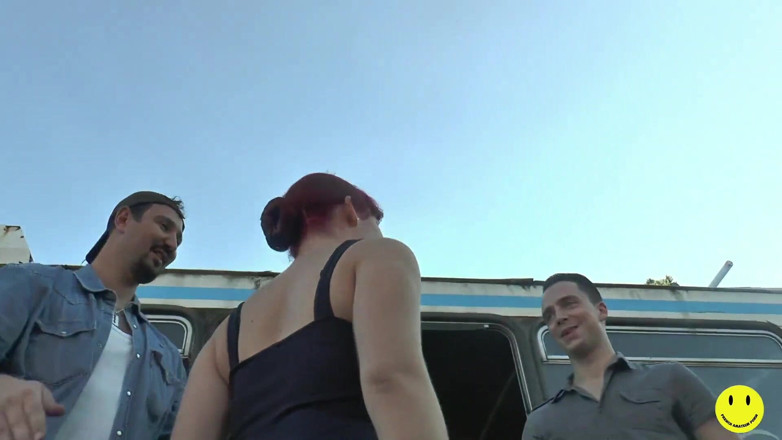 French Amateur Porn: Naughty plumper gets her ass fucked in an abandoned bus