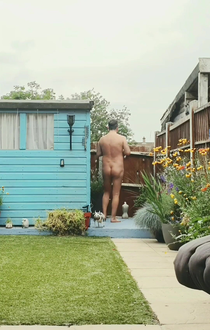 MaleModel: Nudez no jardim / Exposição (parte 1)