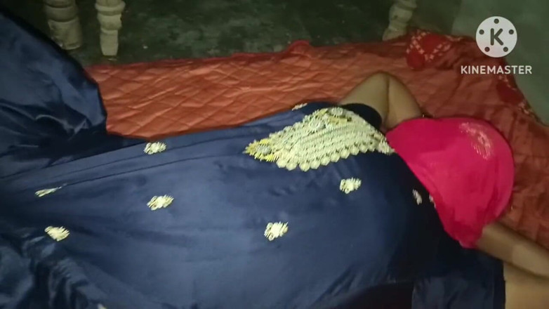 Savita5343: Hintli eski ateşli evli kadın Hintli ateşli çiftlerde domalarak sikişiyor viral...