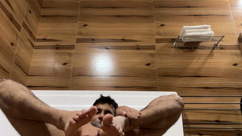 Alyssa Karim Merali: Young Sissy Fingers Herself to Orgasm