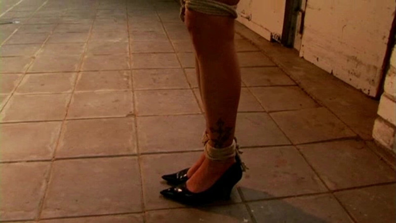 Submissed: Maya apenas de pé lá